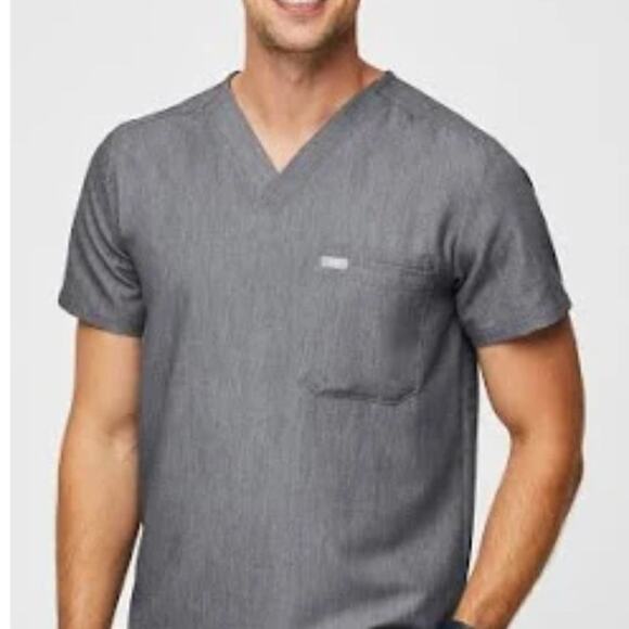 FIGS Technical Collection Graphite Leon Three Pocket Scrub Top M - Picture 1 of 6